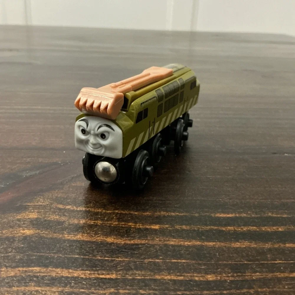 Thomas & Friends Wooden Railway Diesel 10 Engine with Movable‎ Claw LC99157 2010